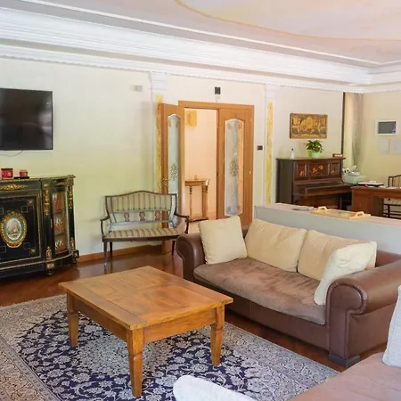 Villa Aurelia Romana * Rome