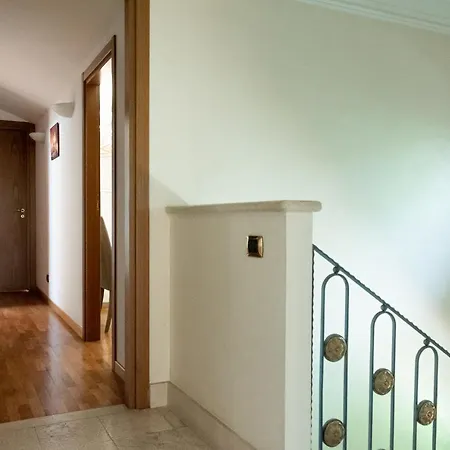 Villa Aurelia Romana *